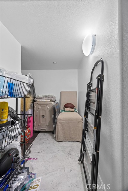 28537 Vista Del Rio Drive, Valencia CA: https://media.crmls.org/medias/68c021e8-423f-47fc-8fcd-49f324c7e24e.jpg