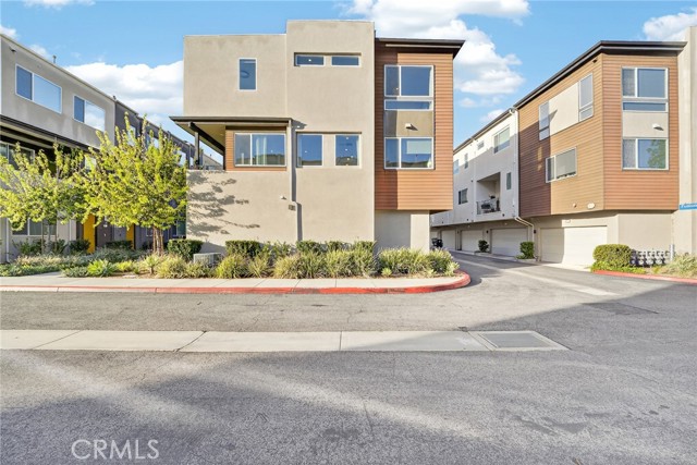 Detail Gallery Image 51 of 55 For 8405 N Fusion, Northridge,  CA 91325 - 4 Beds | 4 Baths