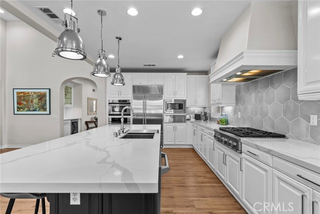 Detail Gallery Image 22 of 67 For 890 Lindamere, Simi Valley,  CA 93065 - 5 Beds | 4/1 Baths