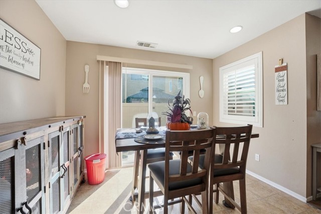 Detail Gallery Image 13 of 43 For 1411 Chinaberry, Beaumont,  CA 92223 - 4 Beds | 3 Baths