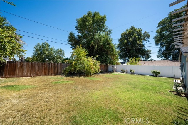 8846 Laramie Avenue, Winnetka CA: https://media.crmls.org/medias/68c09759-2ba7-44fc-830c-d79336c6f8ed.jpg