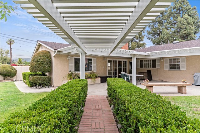 415 N Rennell Avenue, San Dimas CA: https://media.crmls.org/medias/68c09b37-bd18-48b6-b140-a8f0c78f6e56.jpg