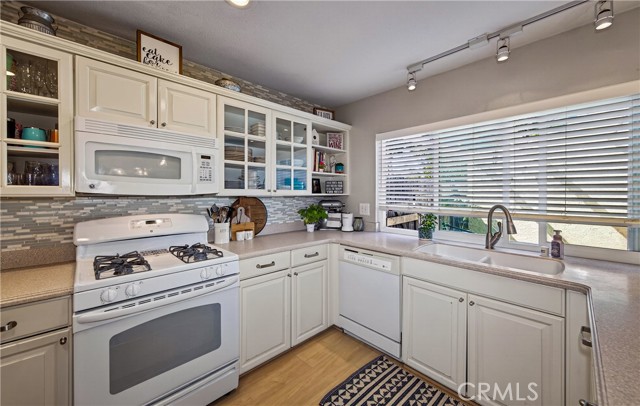 Detail Gallery Image 13 of 22 For 25338 Lawton, Loma Linda,  CA 92354 - 2 Beds | 2 Baths