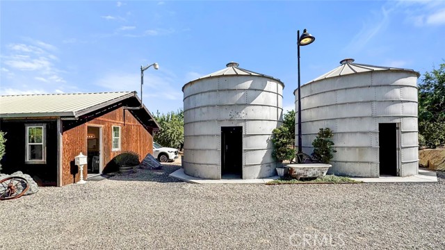 4742 Crow Road, Oakdale CA: https://media.crmls.org/medias/68c100e6-a2da-4786-a13f-da017d5da1f2.jpg
