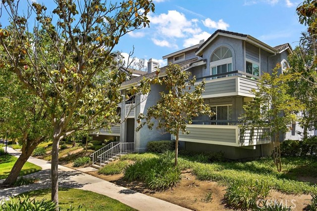 Detail Gallery Image 1 of 24 For 20212 Fanchon Ln #140,  Canyon Country,  CA 91351 - 3 Beds | 2 Baths