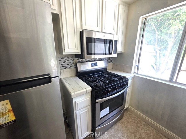 Detail Gallery Image 22 of 38 For 26938 via Terraza, Saugus,  CA 91350 - 3 Beds | 3 Baths