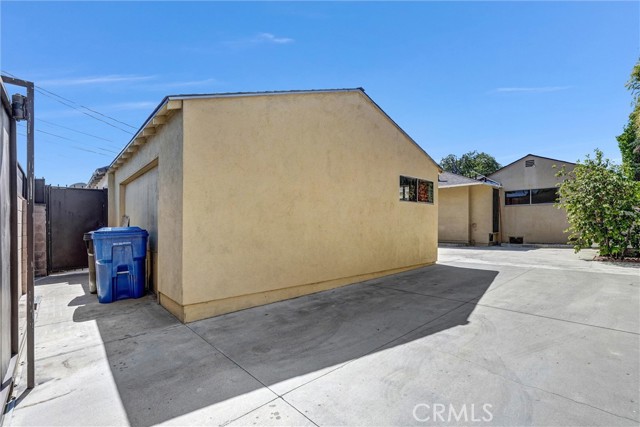 6626 Riverton Avenue photo 26