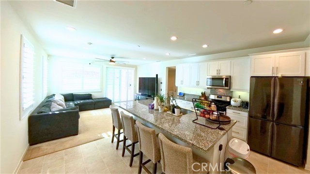 Detail Gallery Image 12 of 46 For 6035 Rio Bravo, Corona,  CA 92880 - 4 Beds | 3 Baths