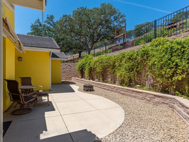 Low maintenance rear yard - fully fenced