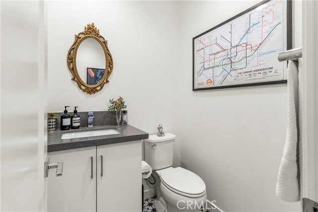 Detail Gallery Image 11 of 35 For 3345 Ambassador Dr, Palm Springs,  CA 92262 - 3 Beds | 2/1 Baths