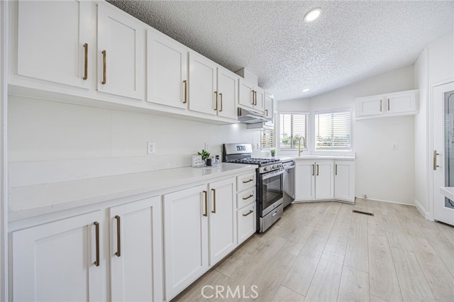 Detail Gallery Image 15 of 39 For 929 E Foothill Bld #140,  Upland,  CA 91786 - 3 Beds | 2 Baths