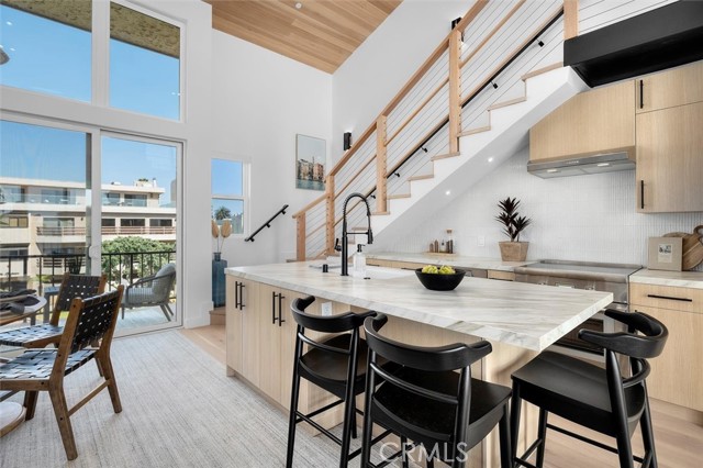 555 Esplanade, Redondo Beach CA: https://media.crmls.org/medias/68c67920-e985-4664-b030-7b2fa518c5b0.jpg