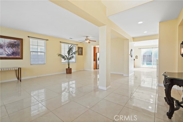 6116 W Avenue K9, Lancaster CA: https://media.crmls.org/medias/68c683dc-1974-42cf-936f-bf58cb97cdd8.jpg