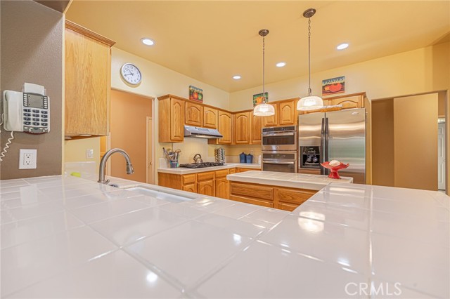 Detail Gallery Image 19 of 48 For 42255 Round Hill Dr, Lancaster,  CA 93536 - 4 Beds | 2/1 Baths