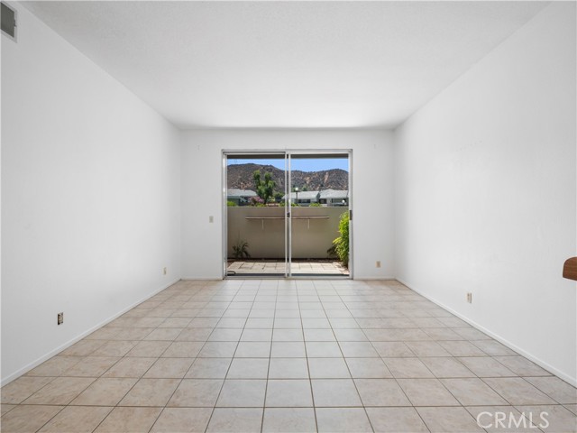 Detail Gallery Image 6 of 28 For 27644 Susan Beth Way #F,  Saugus,  CA 91350 - 2 Beds | 1 Baths