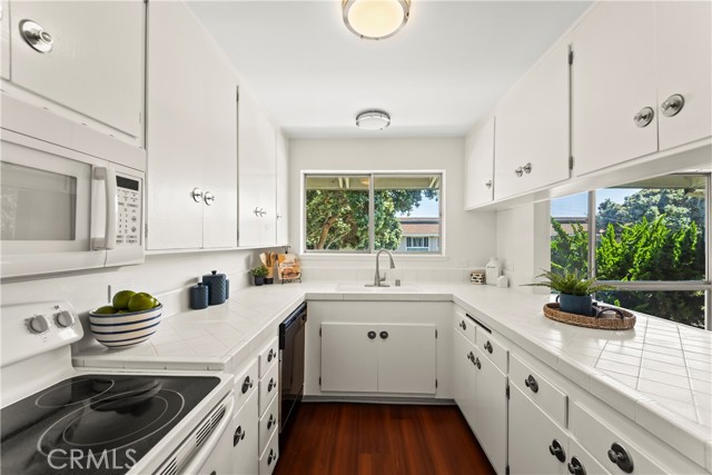 3205 Merrill, Torrance CA: https://media.crmls.org/medias/68c8ff04-aec6-48a9-88ac-f6469dccd835.jpg