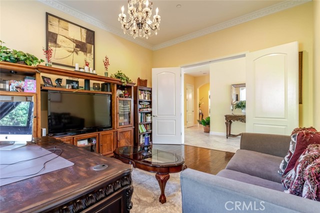 Detail Gallery Image 11 of 72 For 10817 W Stallion Ranch Rd, Sunland,  CA 91040 - 5 Beds | 6 Baths