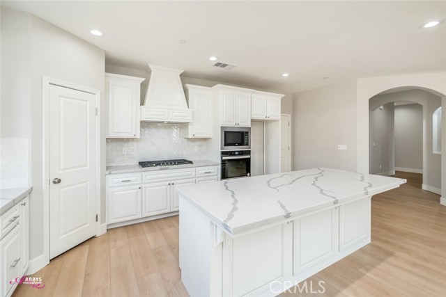 Detail Gallery Image 19 of 53 For 14902 Colonia De Las Rosas, Bakersfield,  CA 93306 - 3 Beds | 2 Baths