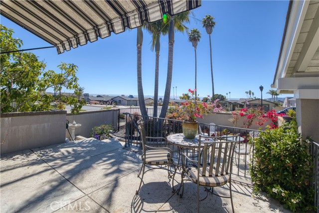 226 Encanto Avenue, Pismo Beach CA: https://media.crmls.org/medias/68ca1a34-eca8-498d-968a-c64a7c336441.jpg