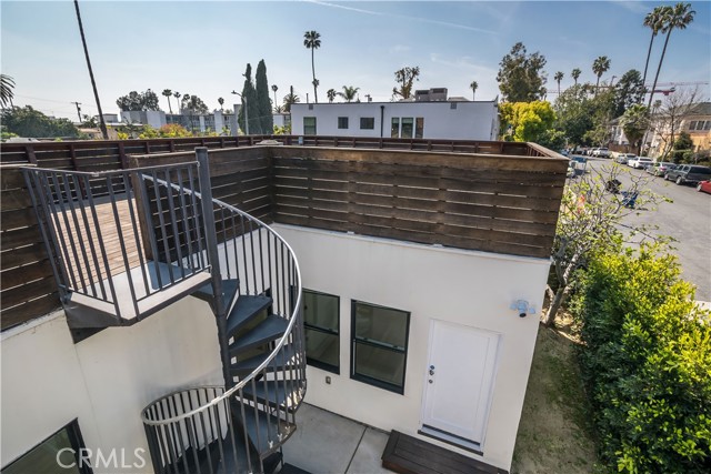 Detail Gallery Image 38 of 47 For 5228 De Longpre Ave, Los Angeles,  CA 90027 - 2 Beds | 2 Baths