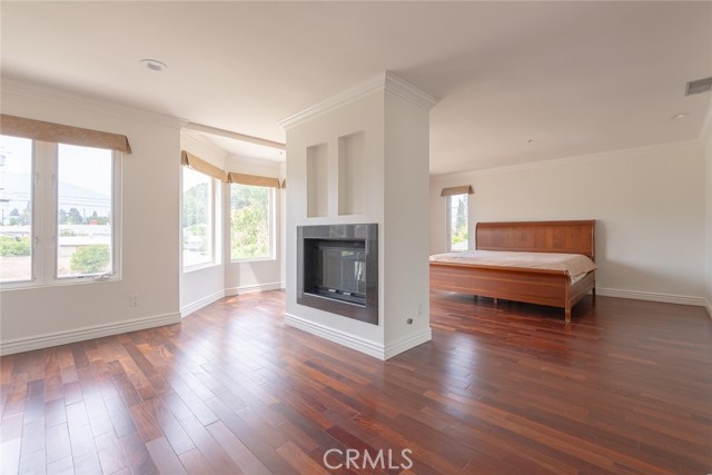 49 W La Sierra Drive, Arcadia CA: https://media.crmls.org/medias/68caf774-150c-40a7-a2d0-14c42a47f565.jpg