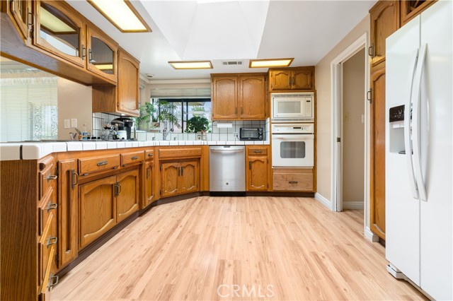 3419 Crest Drive, Bakersfield CA: https://media.crmls.org/medias/68cb14fb-2649-4c30-b9c5-272342ed1614.jpg