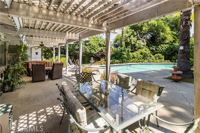 17416 Dearborn Steet, Northridge CA: https://media.crmls.org/medias/68cb29cf-3e01-4fed-a6a8-1499bb9ea54e.jpg