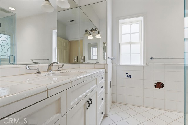 Detail Gallery Image 17 of 24 For 500 3rd, Manhattan Beach,  CA 90266 - 4 Beds | 5/2 Baths