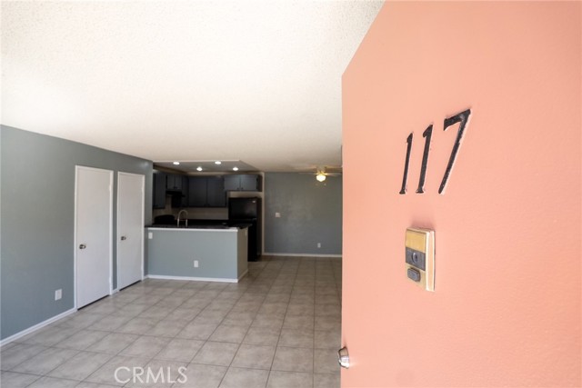 25007 Peachland Avenue, Newhall CA: https://media.crmls.org/medias/68cb433a-1056-4324-8c7d-fe4d399fd103.jpg