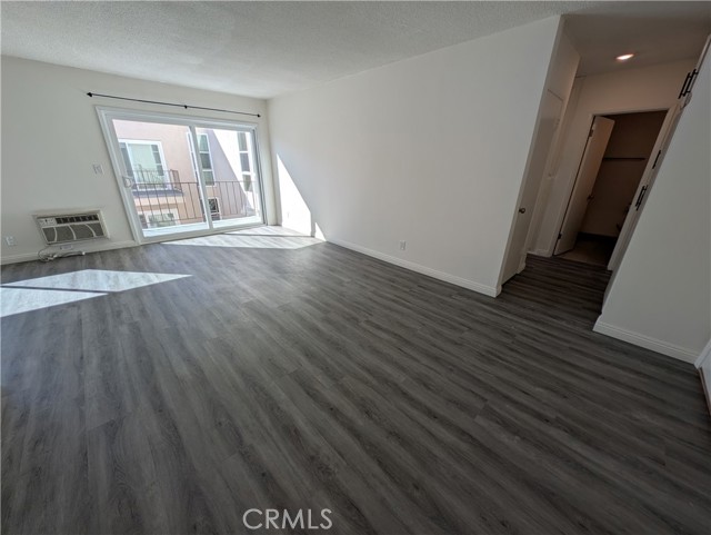 Detail Gallery Image 7 of 8 For 336 N Berendo St #305,  Los Angeles,  CA 90004 - 1 Beds | 1 Baths