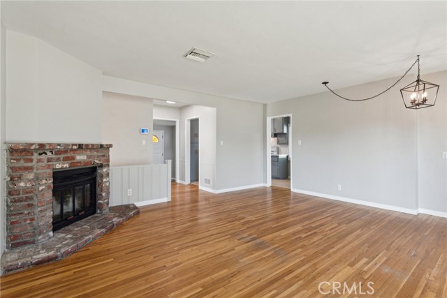 17048 Baltar Street, Lake Balboa CA: https://media.crmls.org/medias/68cbde6d-c297-4c18-9f18-5e323e2ccce1.jpg