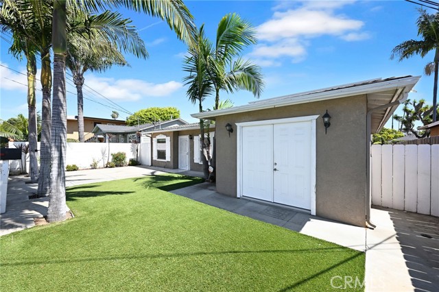 Detail Gallery Image 4 of 53 For 426 Grant St, Oceanside,  CA 92054 - 8 Beds | 6 Baths