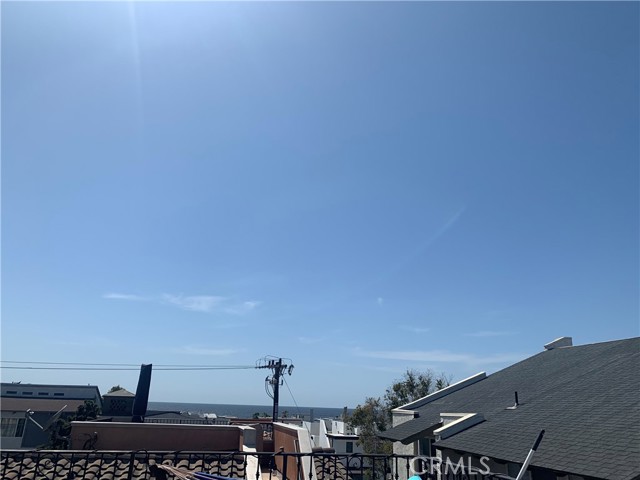 160 Monterey Boulevard, Hermosa Beach, California 90254, 3 Bedrooms Bedrooms, ,2 BathroomsBathrooms,Residential,Sold,Monterey,PV22058937