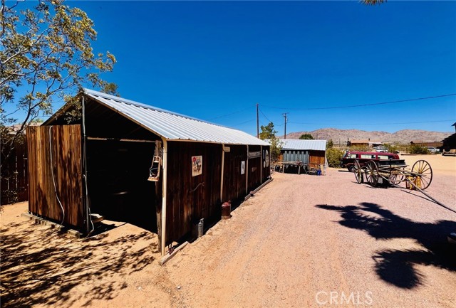 24212 Kansa Road, Apple Valley CA: https://media.crmls.org/medias/68cdc265-71a3-4463-b79e-6b90c085ee92.jpg