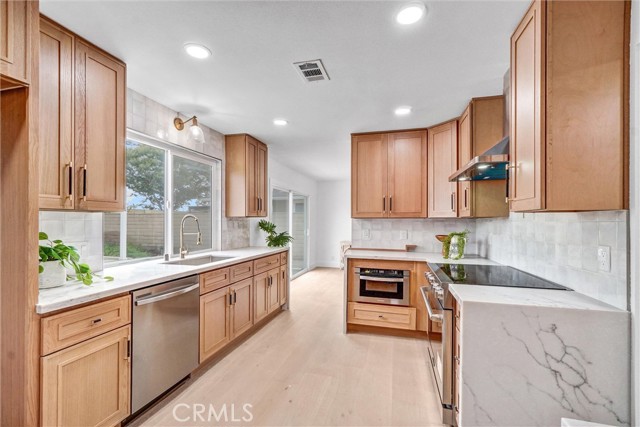 Image 9 of 47 For 9171 Regatta Drive