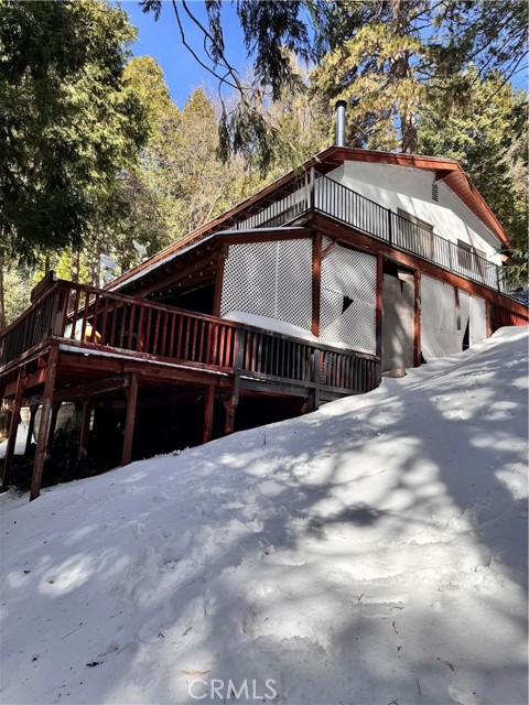 Detail Gallery Image 6 of 39 For 25286 North, Twin Peaks,  CA 92391 - 4 Beds | 3 Baths