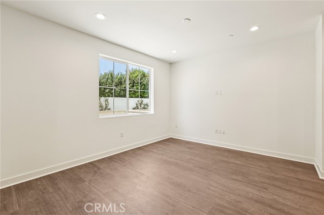 Detail Gallery Image 2 of 6 For 1329 Cantada Ct, El Cajon,  CA 92019 - 3 Beds | 3 Baths