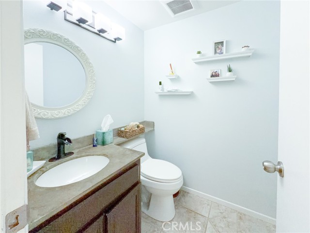 Detail Gallery Image 10 of 28 For 7904 Topanga Canyon Blvd #3,  Canoga Park,  CA 91304 - 3 Beds | 2/1 Baths