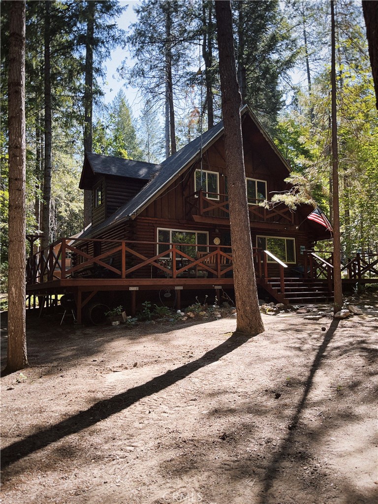 https://media.crmls.org/medias/68cfc4d1-38c6-4498-bf1c-8ae07199357b.jpg?preset=X-Large