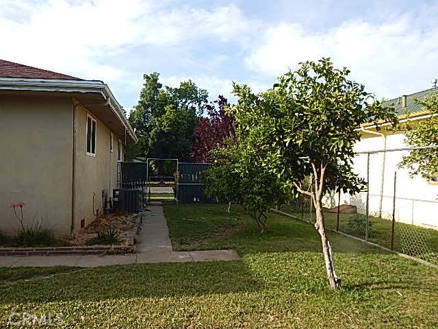 1427 Yolo Street, Corning CA: https://media.crmls.org/medias/68cff8a2-71e2-45ad-b357-7442ec44ddf6.jpg