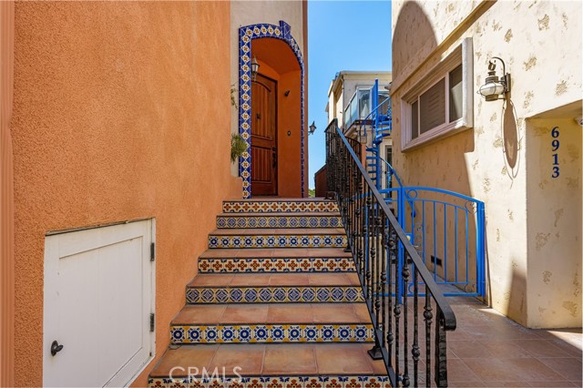 6915 E Seaside, Long Beach CA: https://media.crmls.org/medias/68d0b618-6e12-4786-b6bd-635bfaf96a9f.jpg