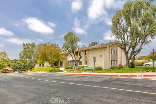 Detail Gallery Image 11 of 42 For 13526 La Jolla Cir #207-D,  La Mirada,  CA 90638 - 2 Beds | 2 Baths