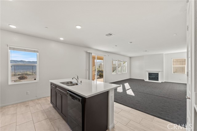 Detail Gallery Image 13 of 46 For 4011 Elderberry, Lake Elsinore,  CA 92530 - 4 Beds | 2/1 Baths