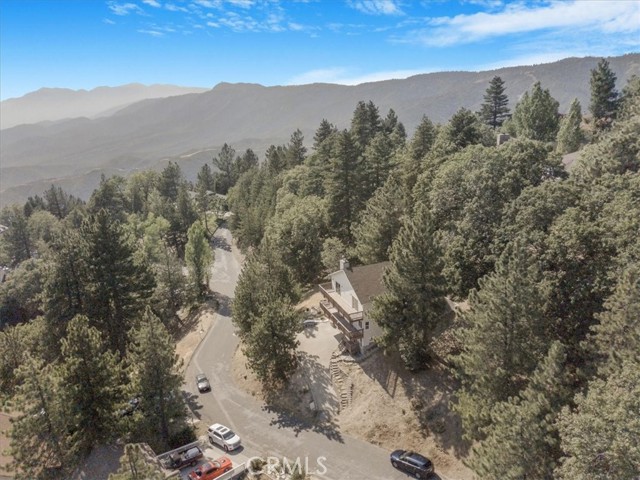 Detail Gallery Image 4 of 46 For 30134 Enchanted Way, Running Springs,  CA 92382 - 4 Beds | 3/1 Baths