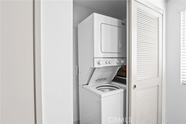 Detail Gallery Image 7 of 7 For 112 N Primrose Ave #D,  Alhambra,  CA 91801 - 2 Beds | 1/1 Baths