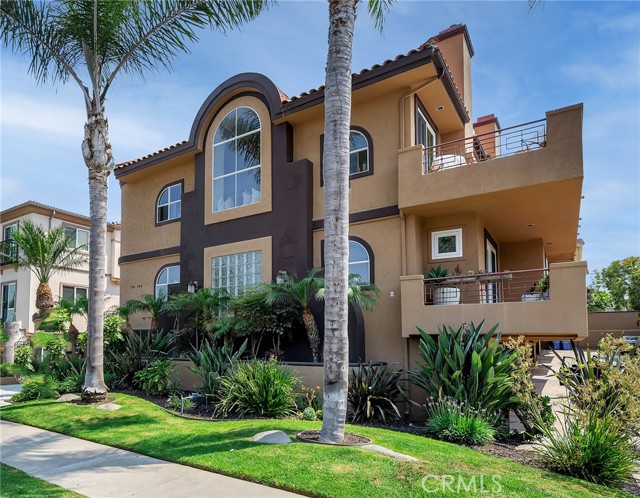 140 Broadway, Redondo Beach, California 90277, 3 Bedrooms Bedrooms, ,3 BathroomsBathrooms,Residential,Sold,Broadway,SB21175608