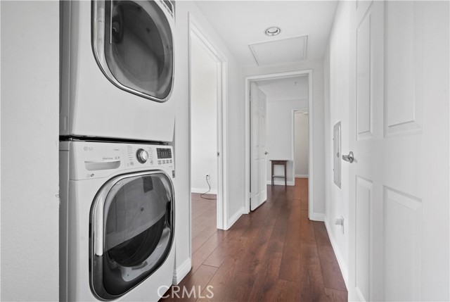 13200 Pacific Promenade, Playa Vista CA: https://media.crmls.org/medias/68d4f3b9-891c-404e-828b-71c5b1945e4b.jpg