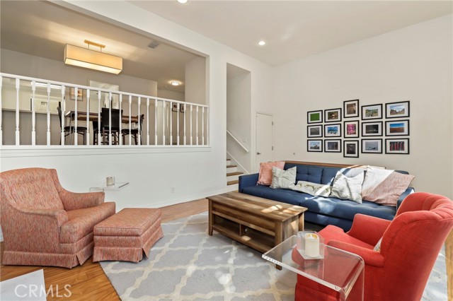 Detail Gallery Image 5 of 38 For 209 S Oakland Ave #D,  Pasadena,  CA 91101 - 3 Beds | 2/1 Baths