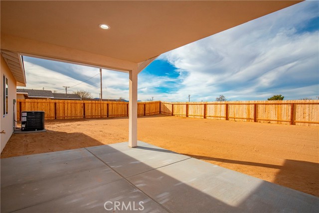 Detail Gallery Image 6 of 25 For 8225 Peach Ave, California City,  CA 93505 - 3 Beds | 4 Baths