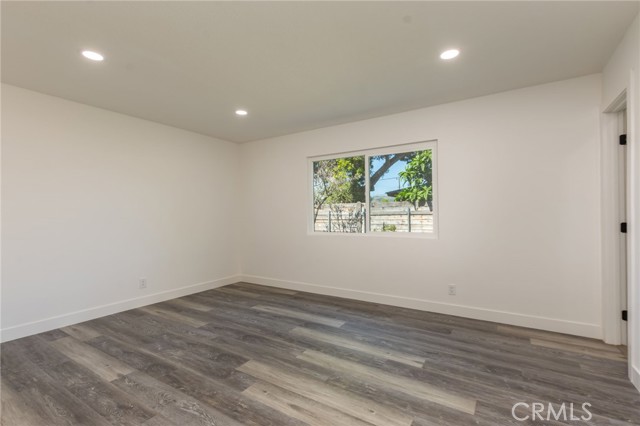 Detail Gallery Image 12 of 22 For 852 Ventura Ave, Simi Valley,  CA 93065 - 3 Beds | 2 Baths